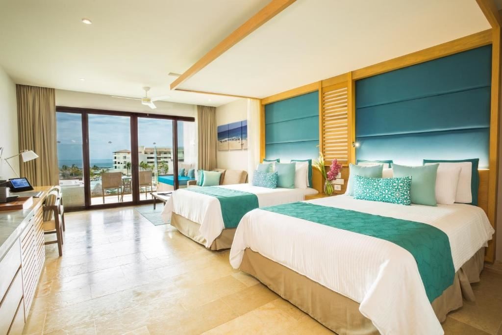 rooms-junior-suite-partial-ocean-view