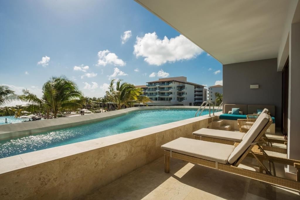 rooms-preferred-club-junior-suite-swim-out-ocean-view-adults-only-13+