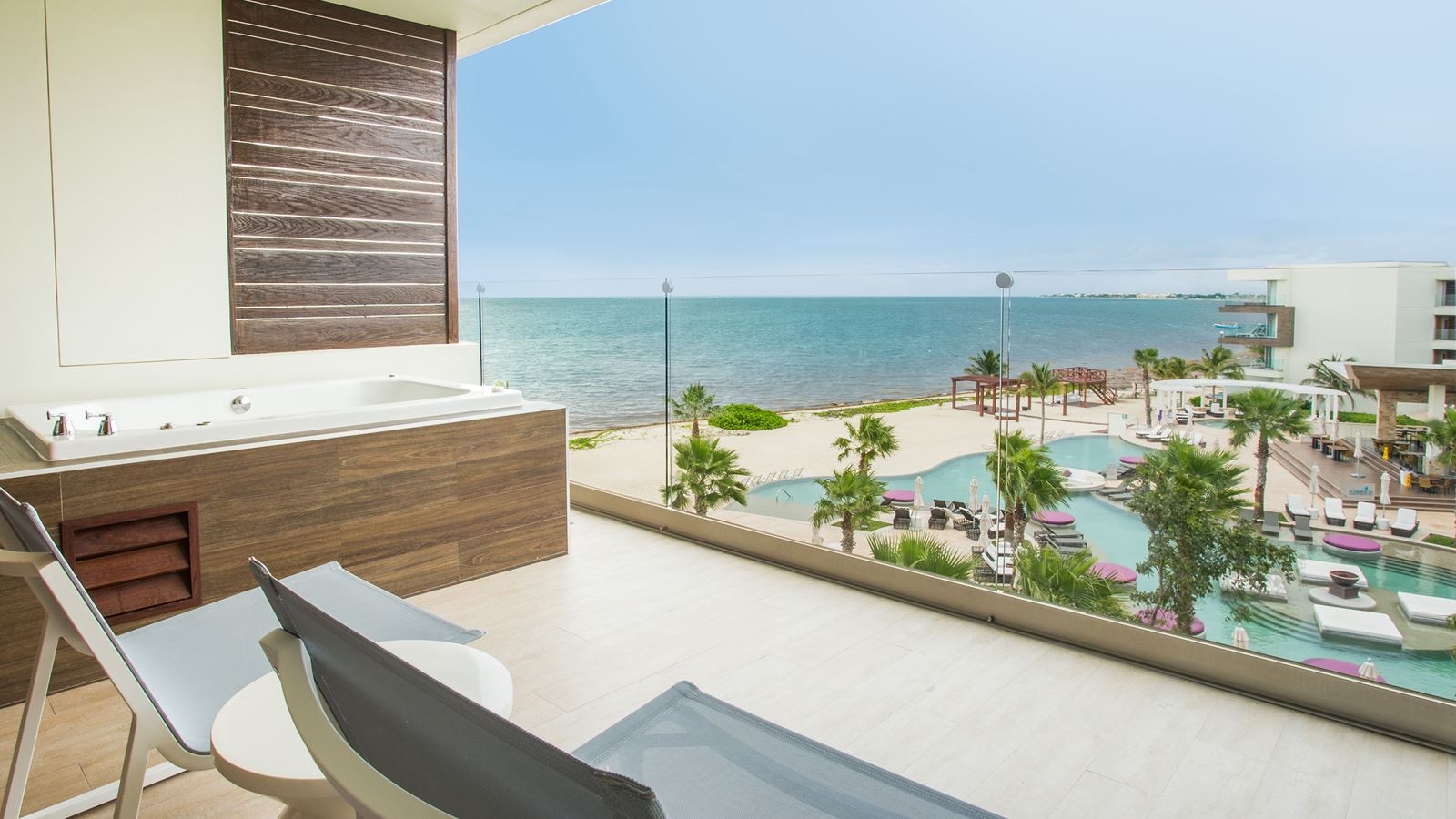 rooms-xhale-club-junior-suite-ocean-view