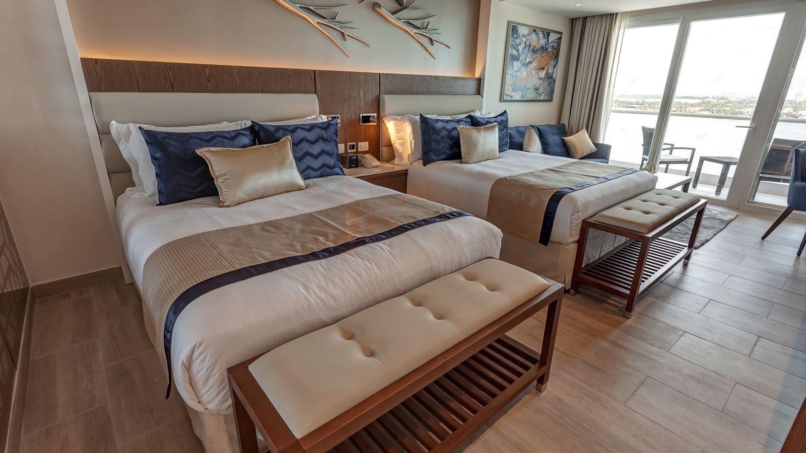 rooms-luxury-junior-suite-sunset-view