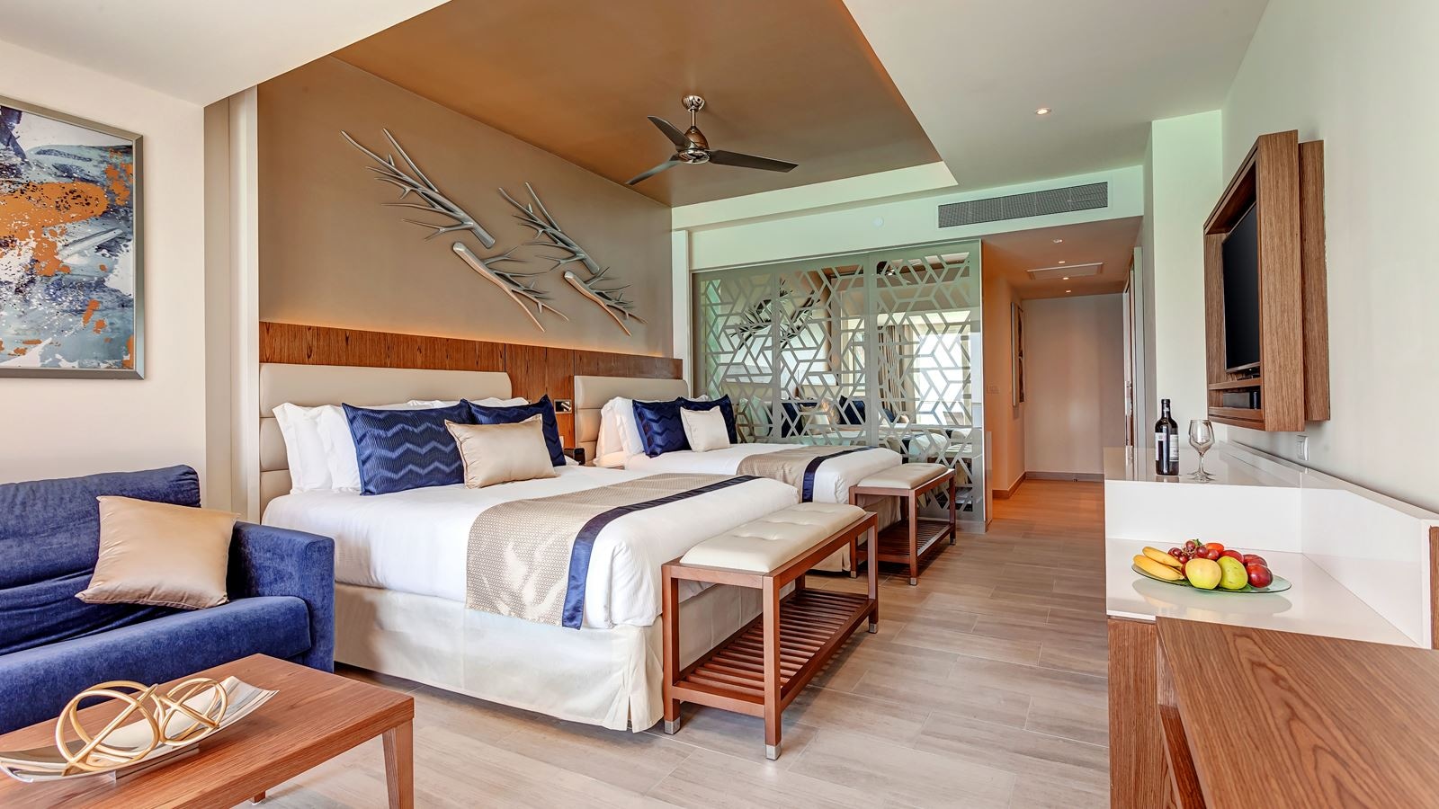 rooms-luxury-junior-suite-sunset-view-diamond-club