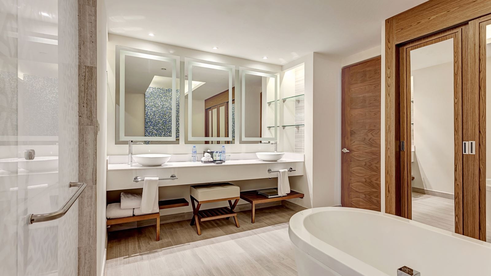 rooms-luxury-presidential-one-bedroom-suite-ocean-front