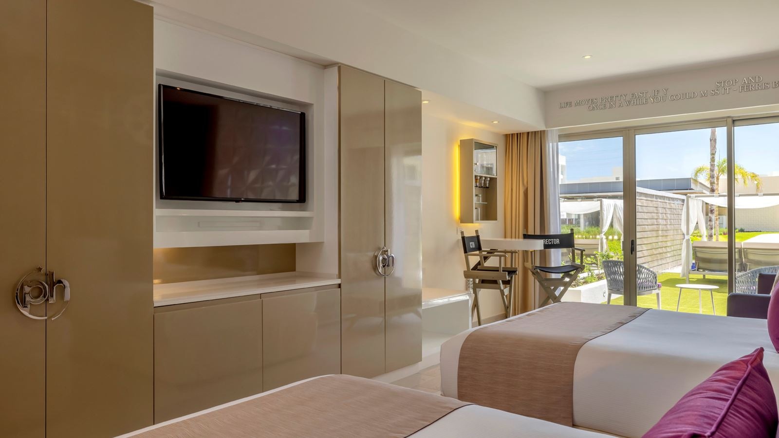 rooms-junior-suite-swim-up