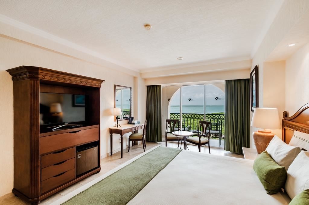 rooms-lagoon-view-room