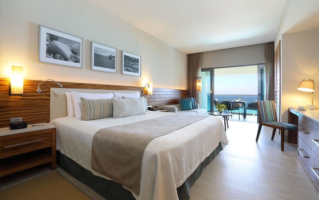 rooms-suite-deluxe-king-ocean-view