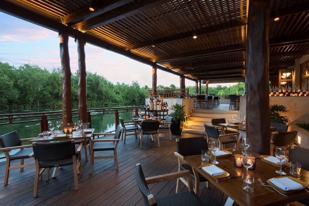 restaurants-brisas-coastal-grill--bar