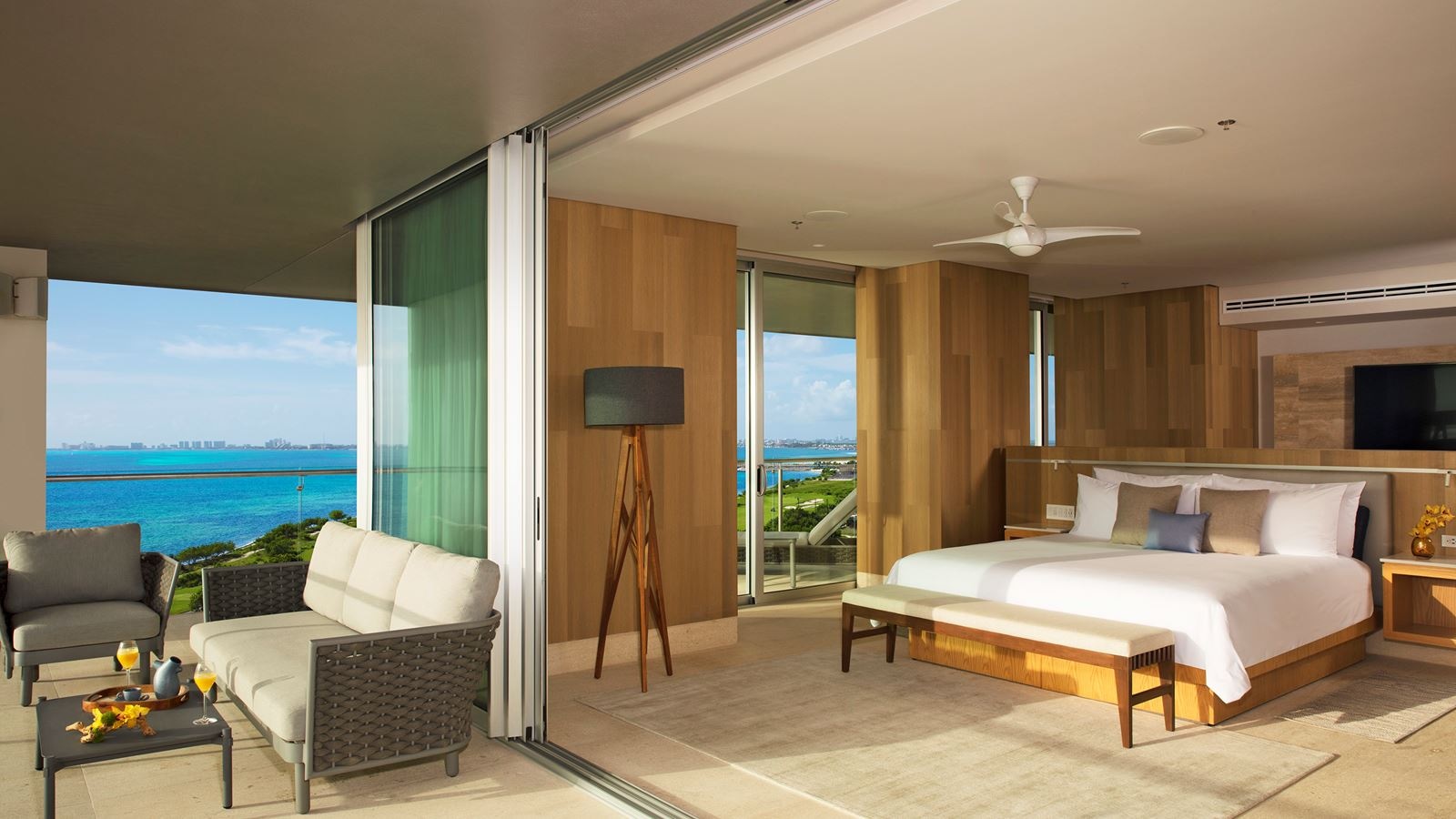 rooms-presidential-suite-ocean-front--adults-only-18+