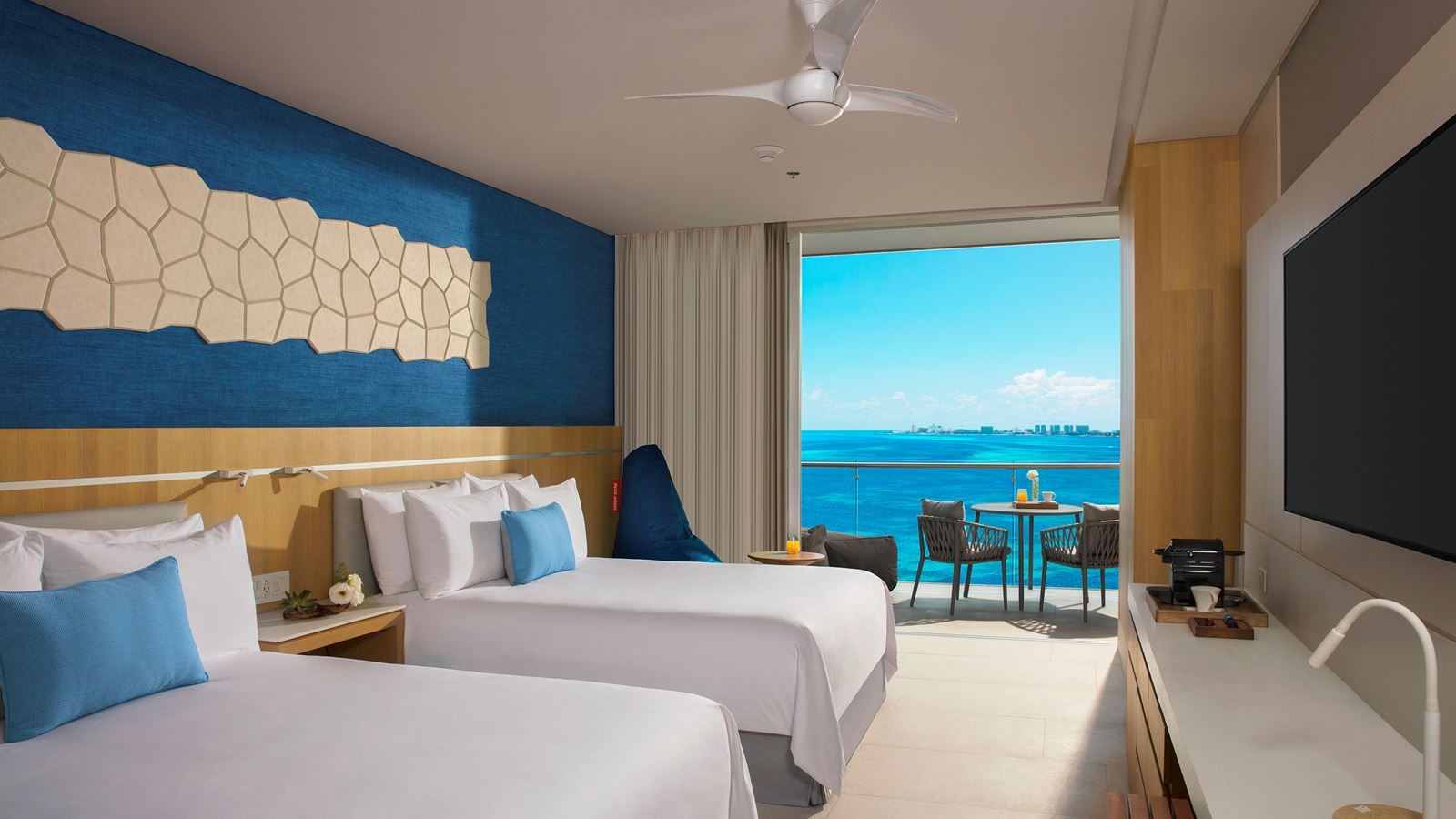 rooms-preferred-club-deluxe-family-suite-ocean-view