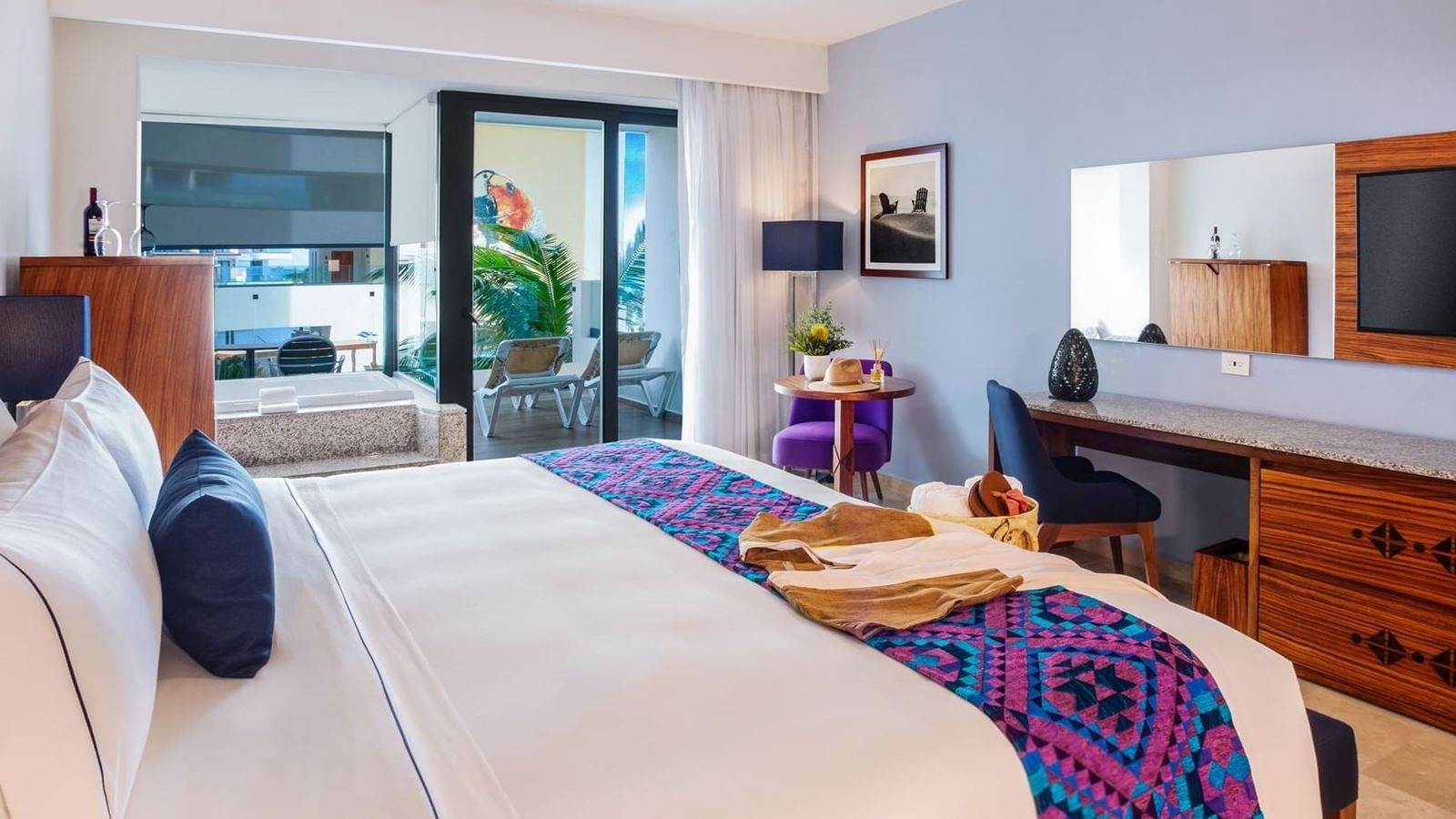 rooms-amber-room-adults-only-18+