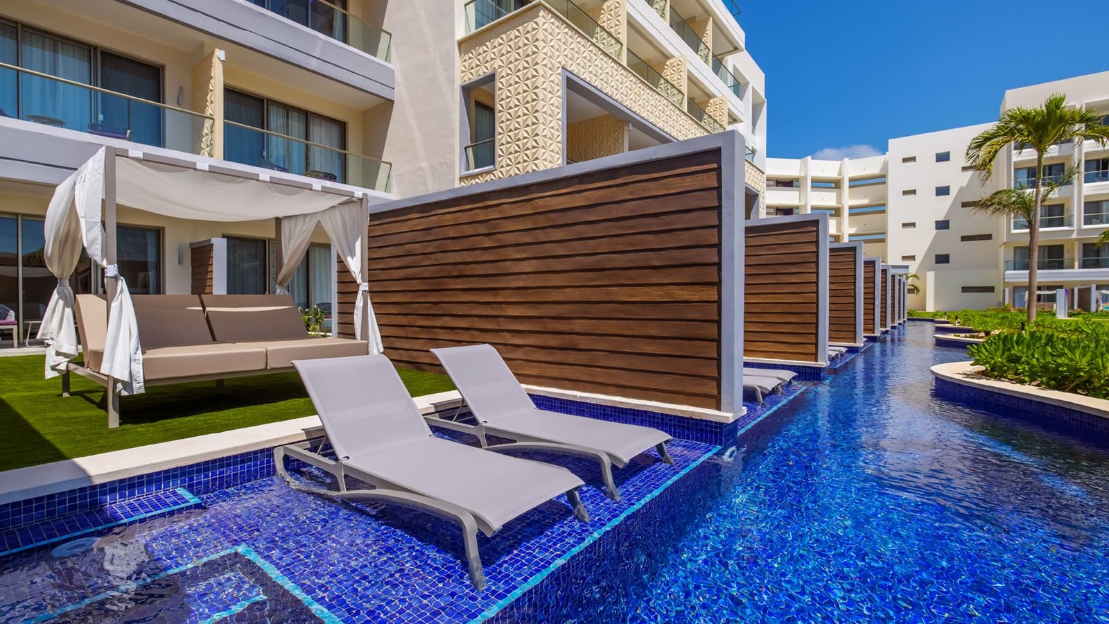 rooms-star-class-junior-suite-swimout