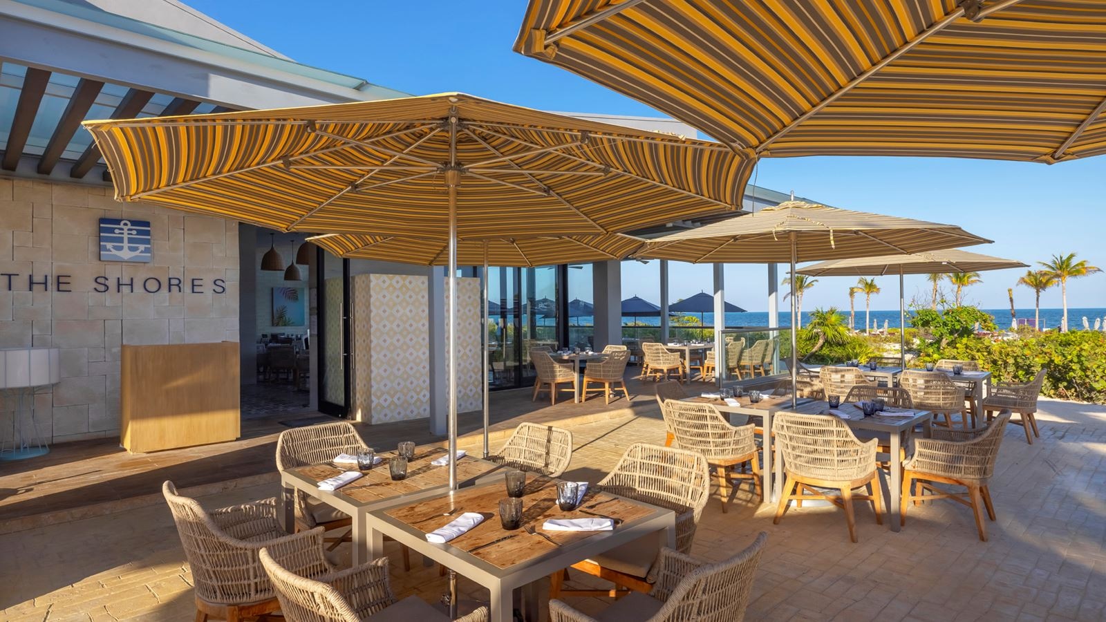 bars-point-break-pool-bar