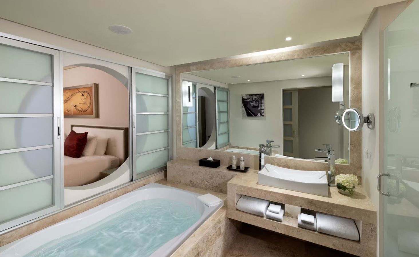 rooms-family-concierge-junior-suite-nature-view