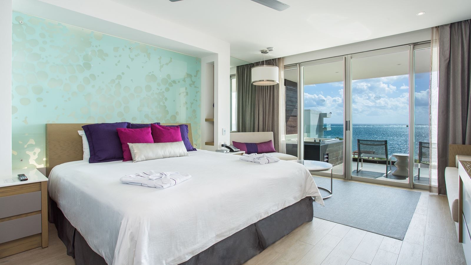 rooms-preferred-club-junior-suite-ocean-view