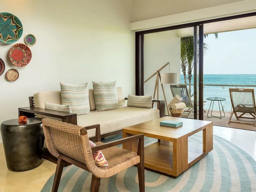 rooms-beach-front-suite