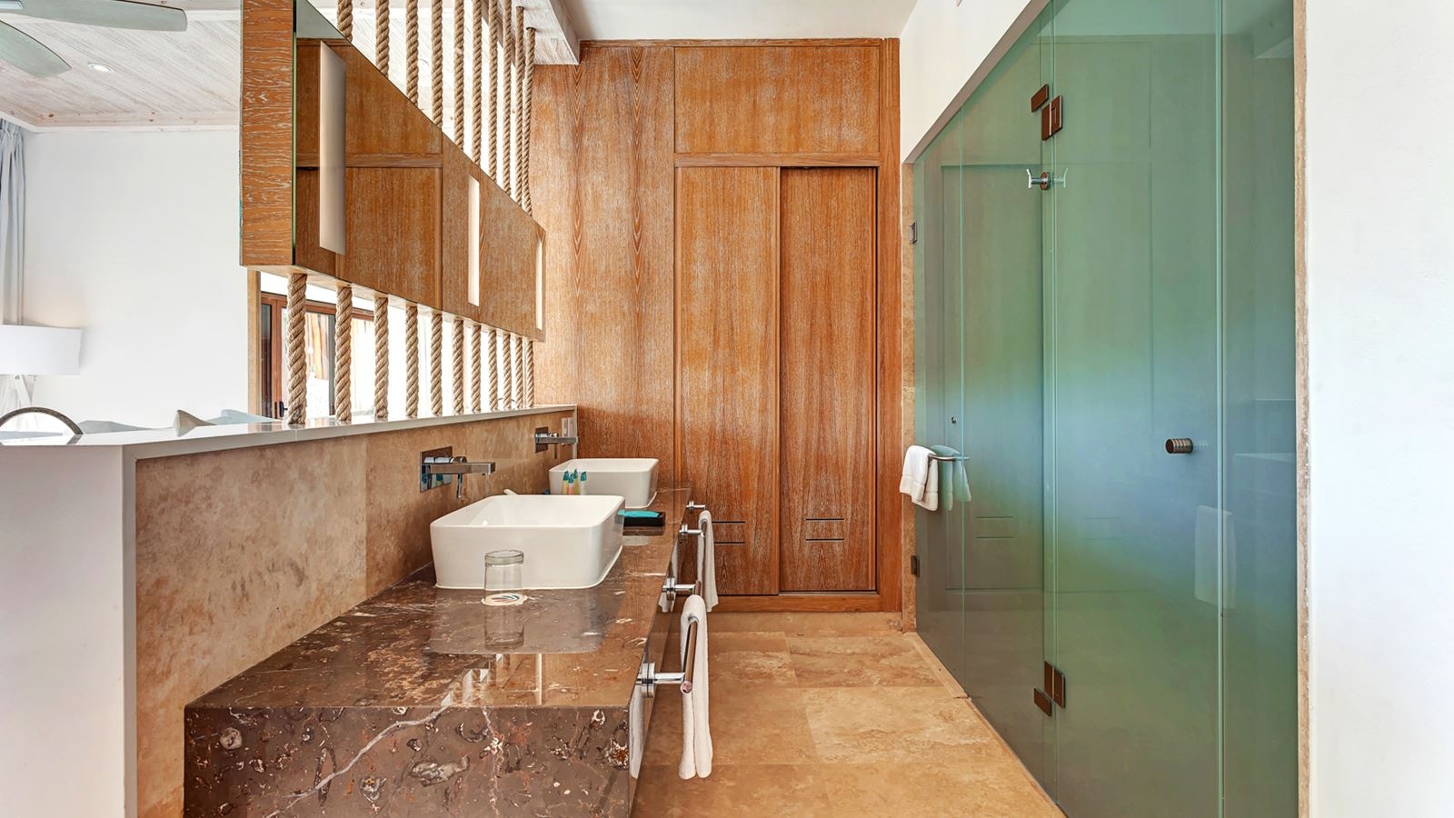 rooms-deluxe-junior-suite