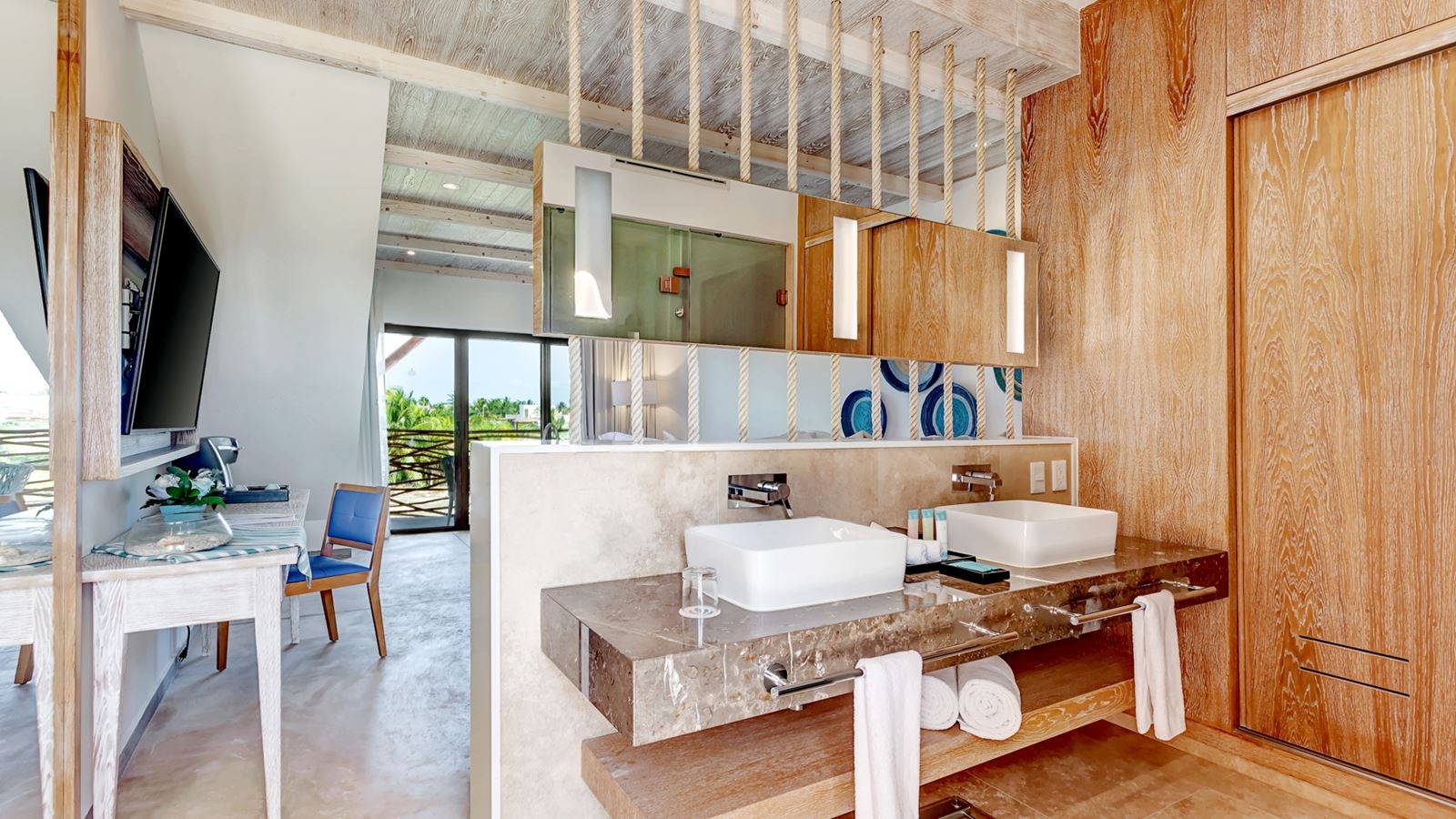 rooms-deluxe-junior-suite-loft-ocean-view