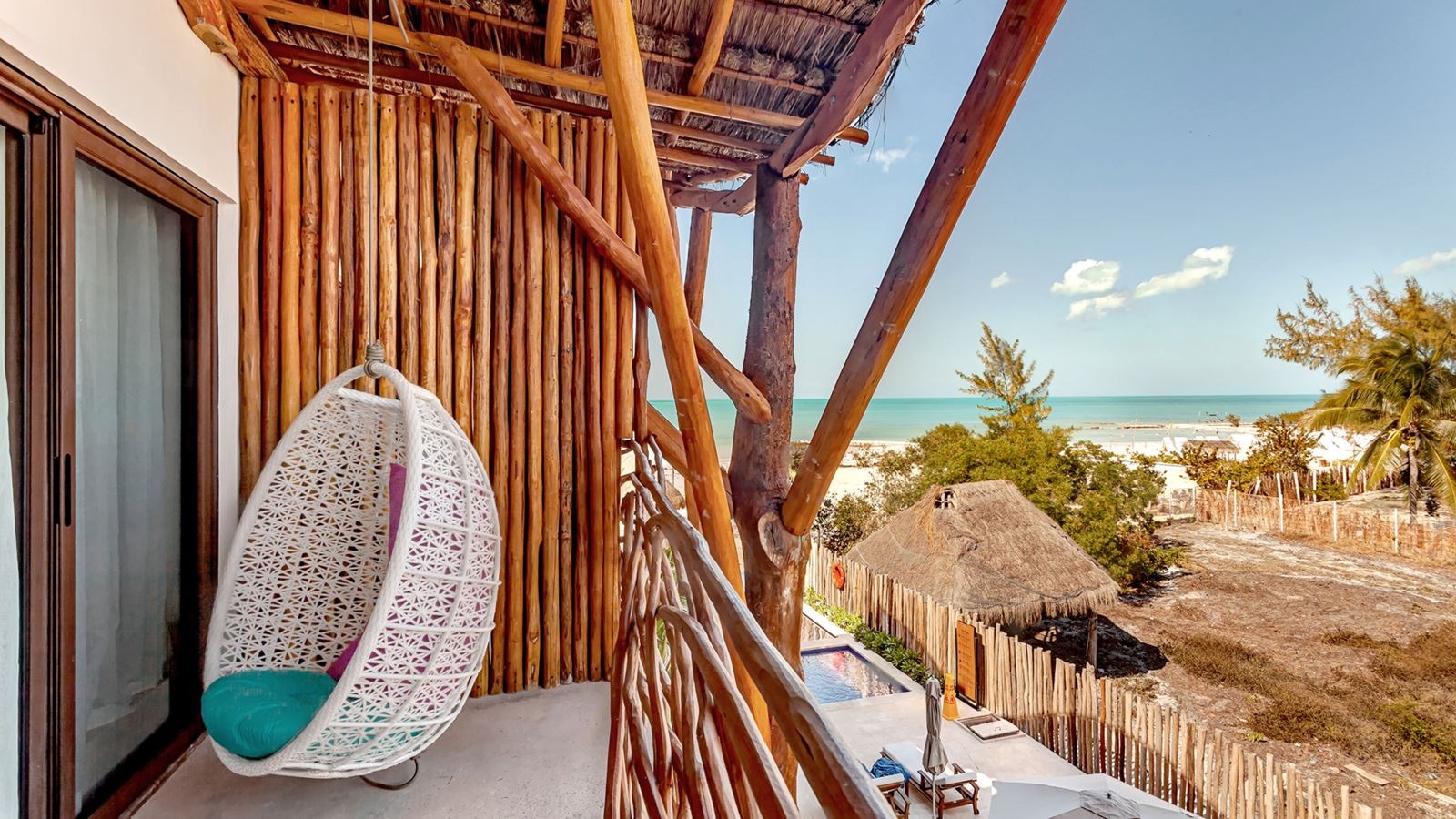 rooms-deluxe-junior-suite-loft-ocean-view