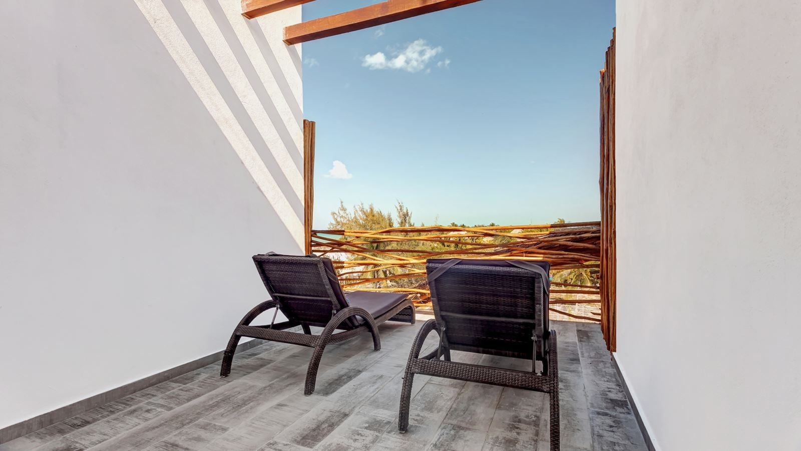 rooms-deluxe-junior-suite-loft-ocean-view