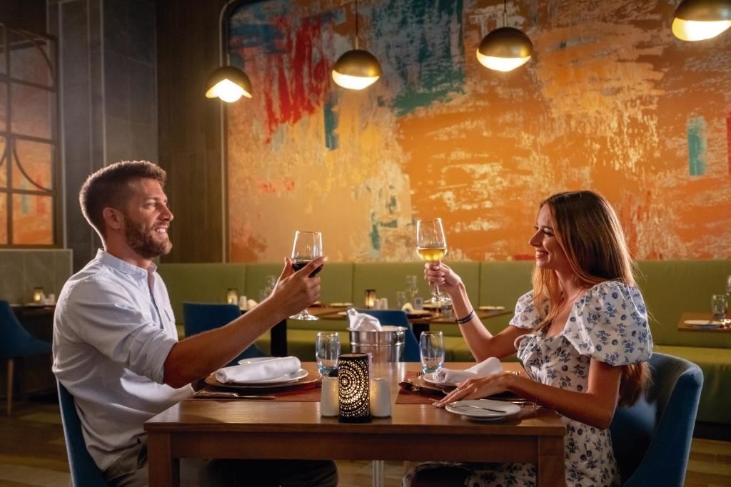 restaurants-restaurants