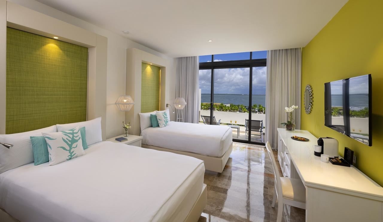 rooms-the-reserve-deluxe-junior-suite-lagoon-view