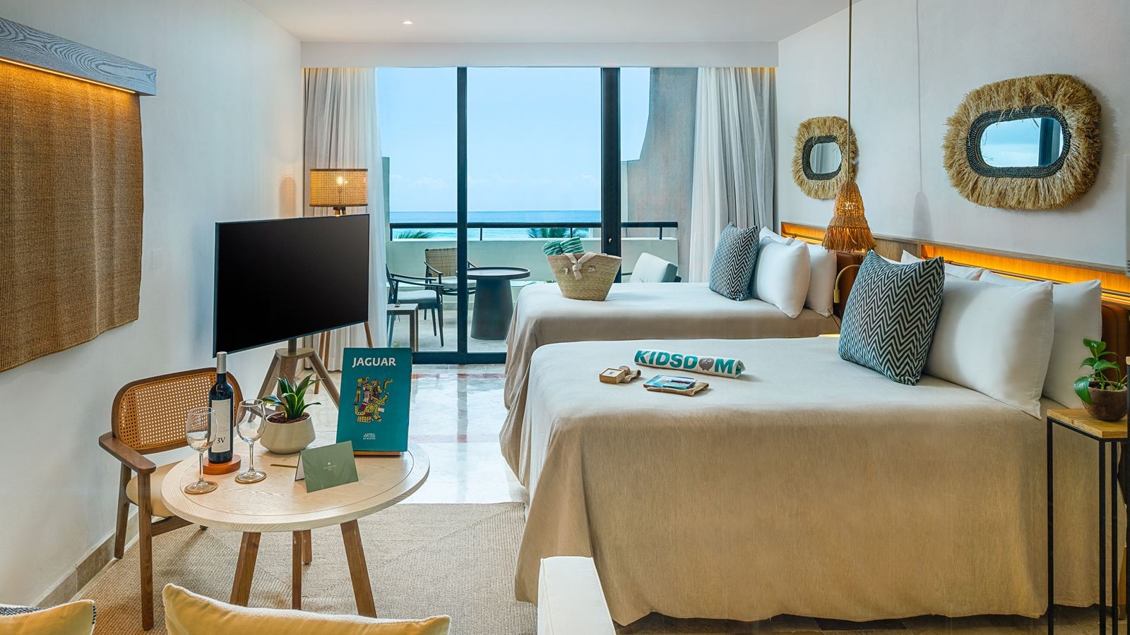 rooms-family-concierge-junior-suite-ocean-view