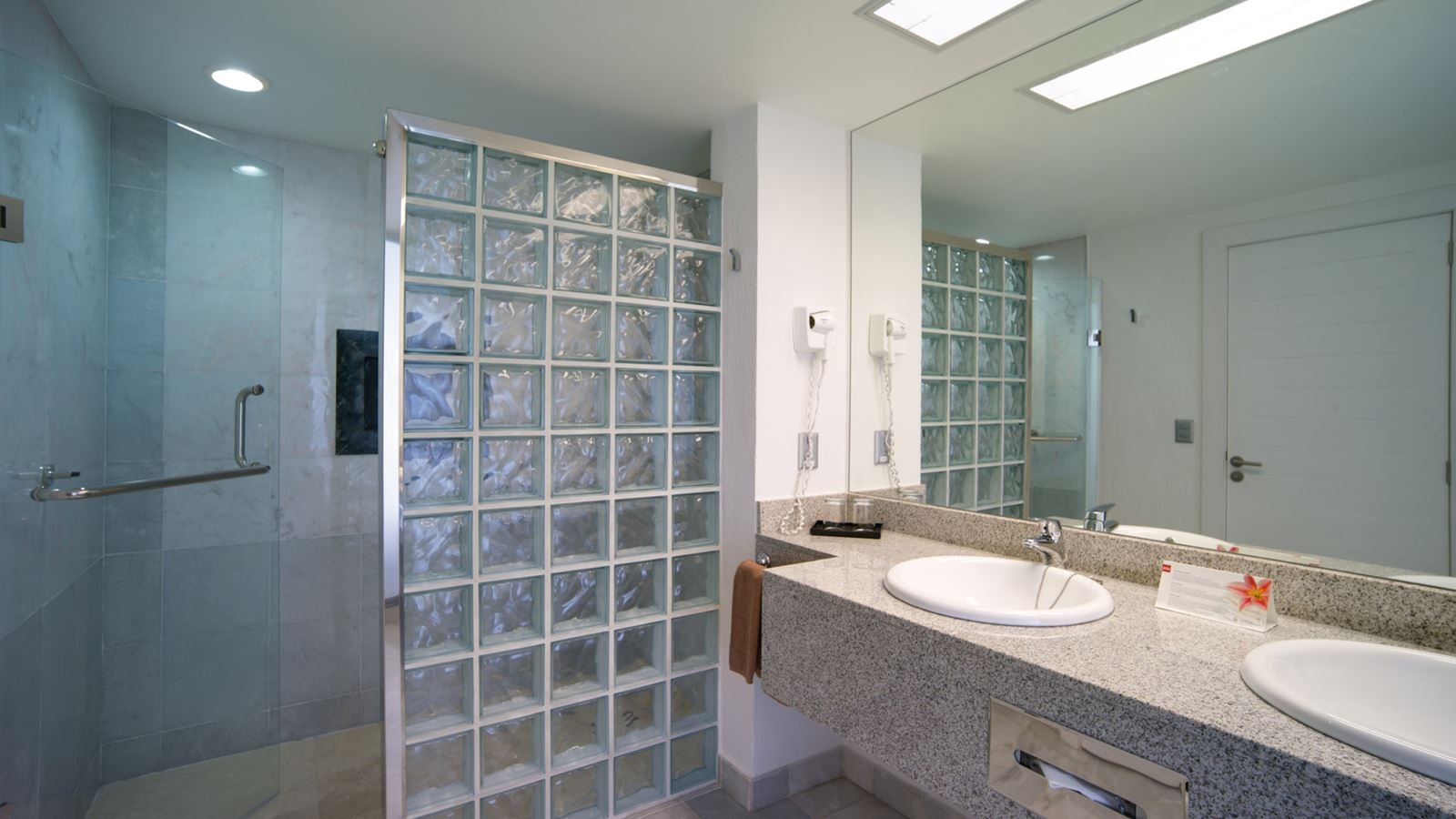 rooms-double-standard