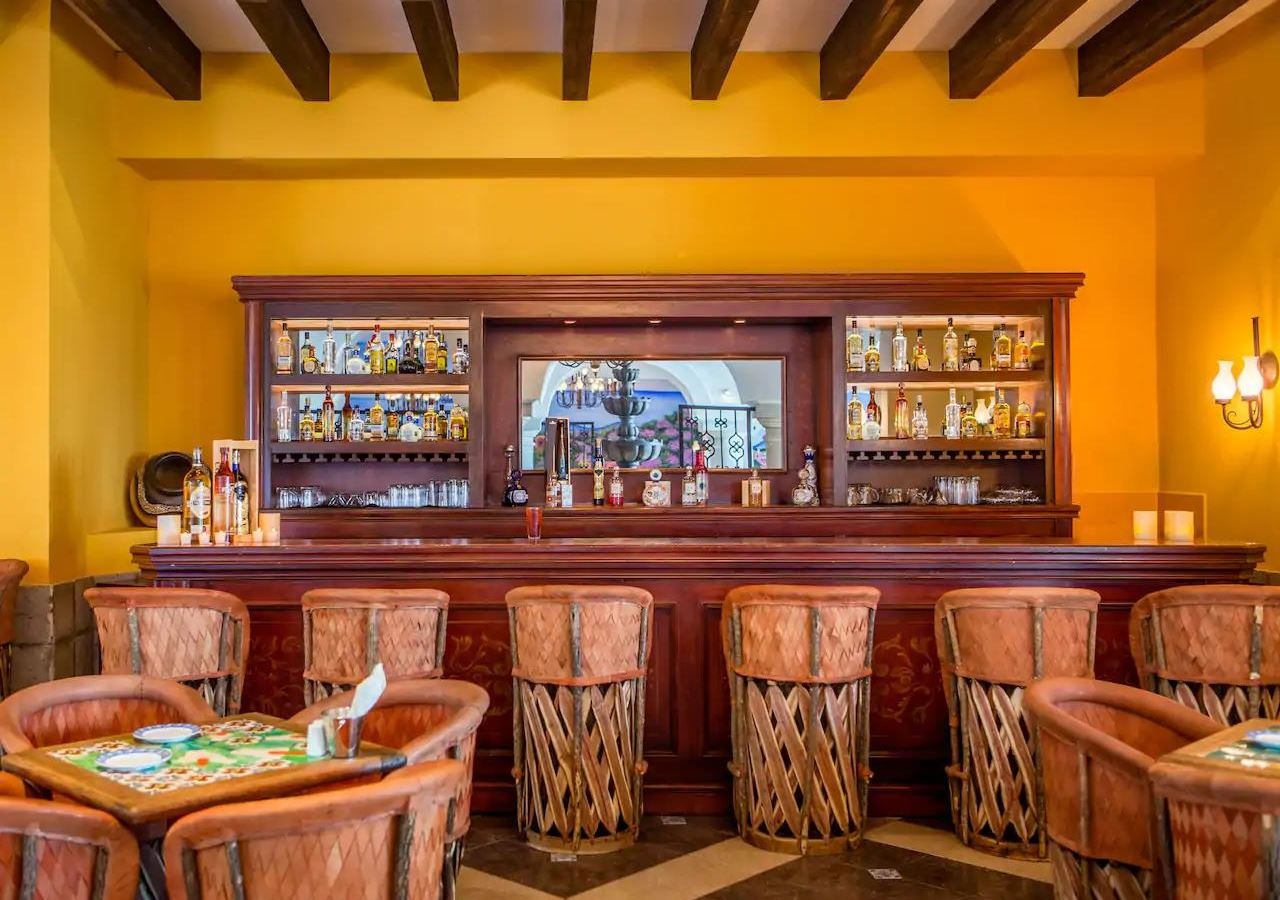 restaurants-la-adelita-cantina