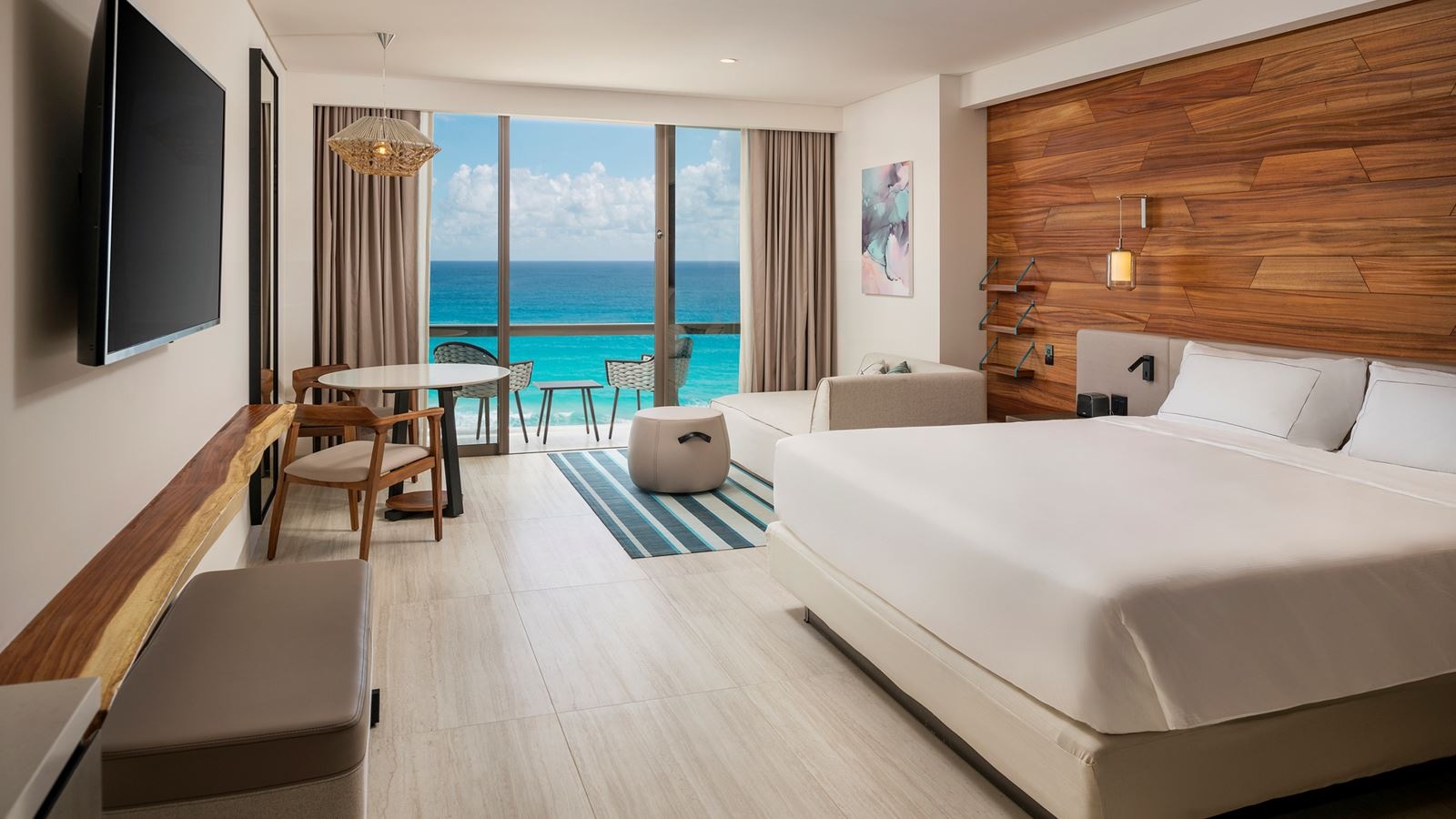 rooms-ocean-front-king-bed-room