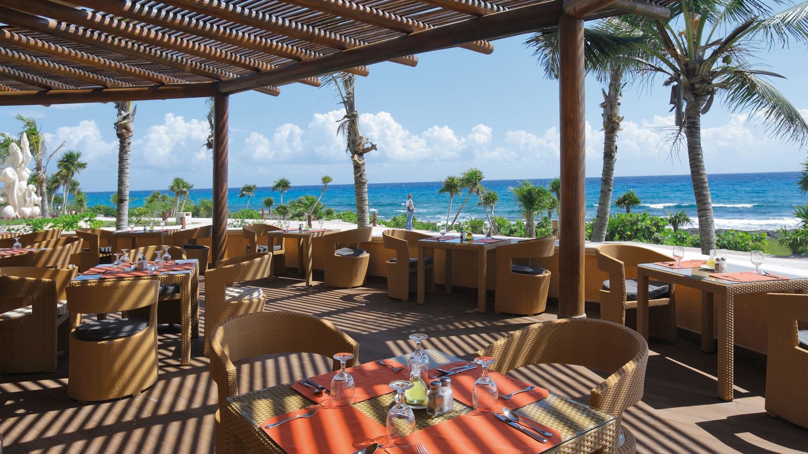 restaurants-coral-grill