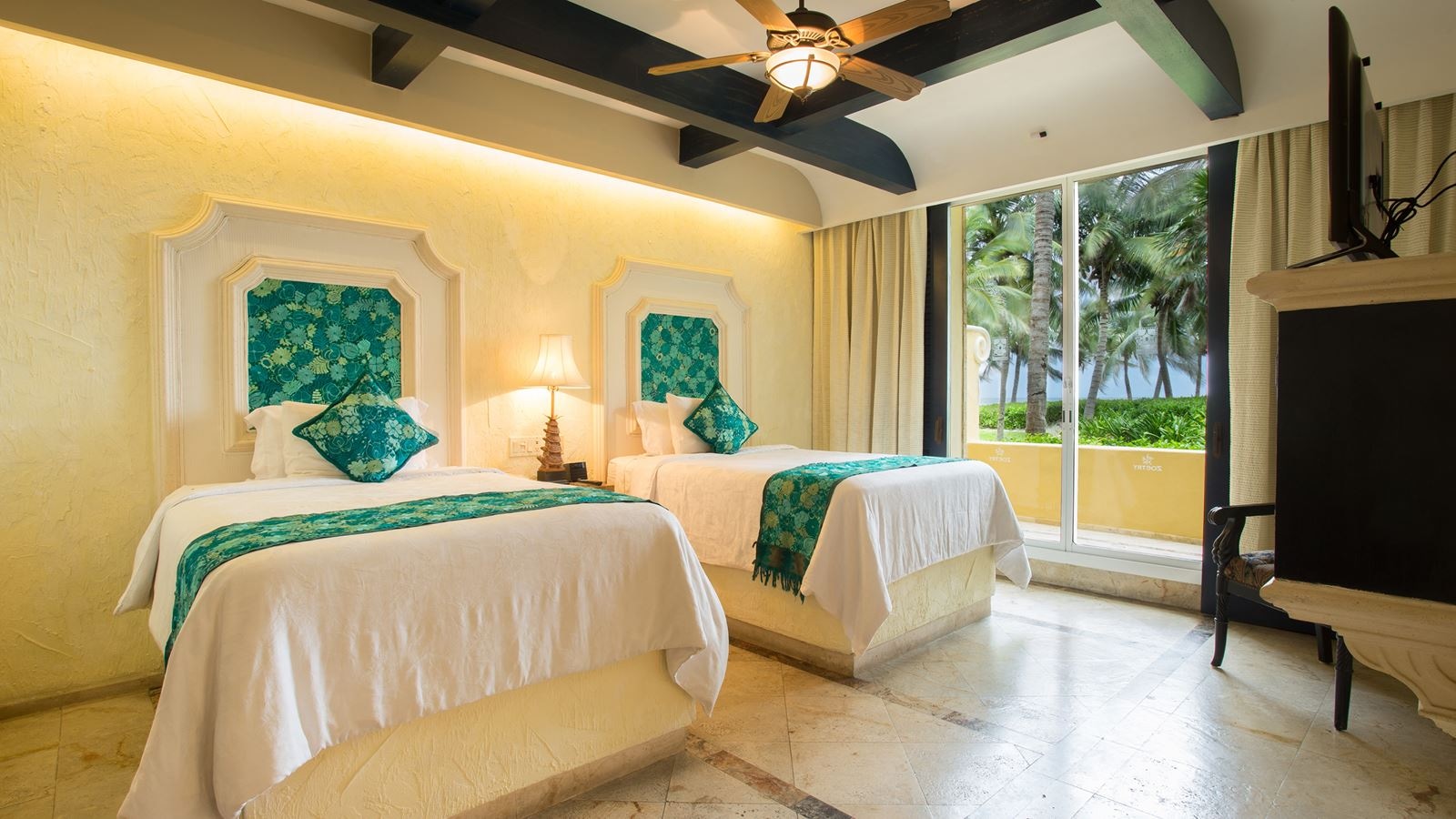 rooms-ocean-front-one-bedroom-suite-with-plunge-pool