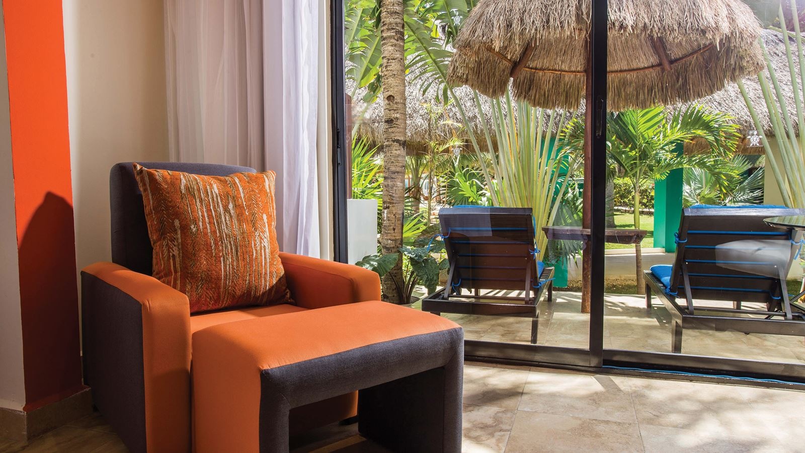 rooms-deluxe-tropical-view