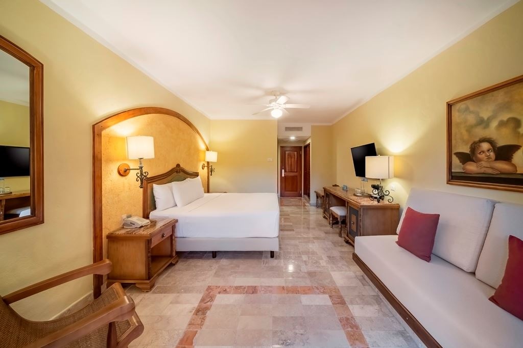 rooms-premium-near-pool