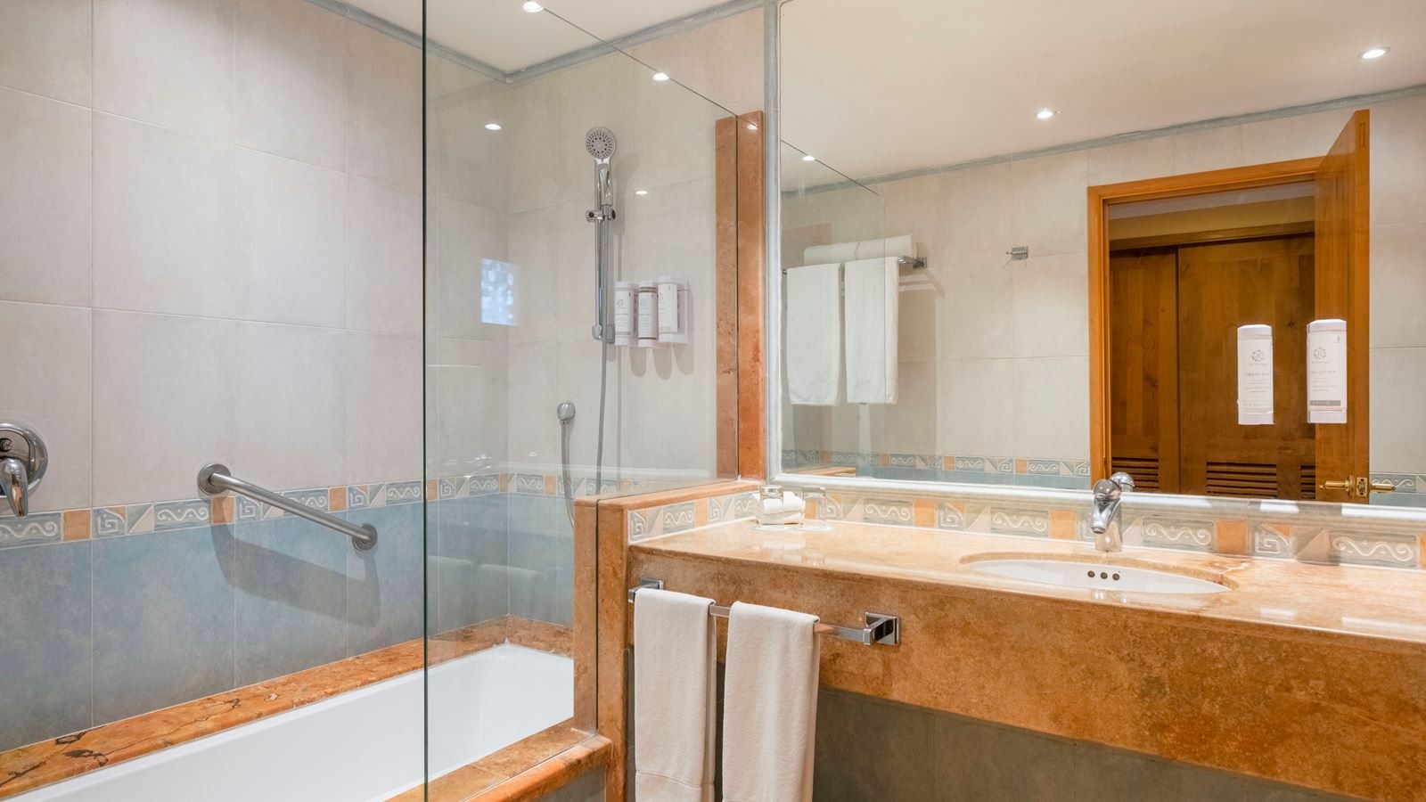 rooms-two-bedroom-family