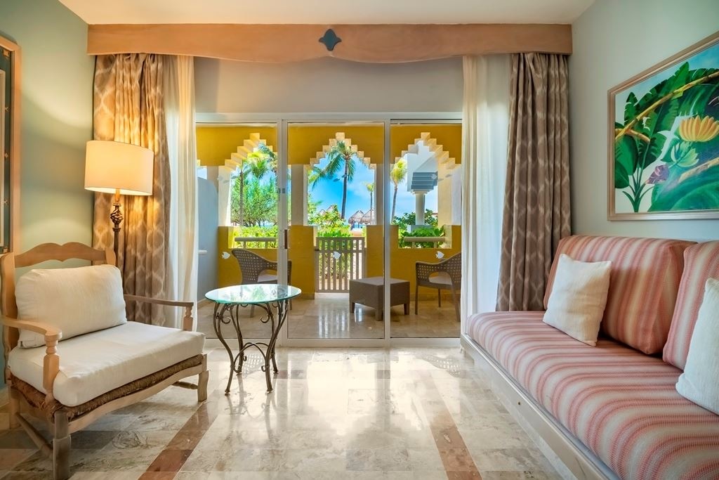 rooms-junior-suite-ocean-front-beach-access