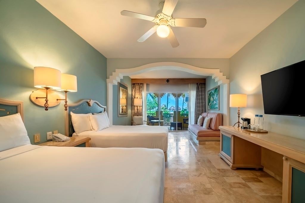 rooms-junior-suite-ocean-front-beach-access