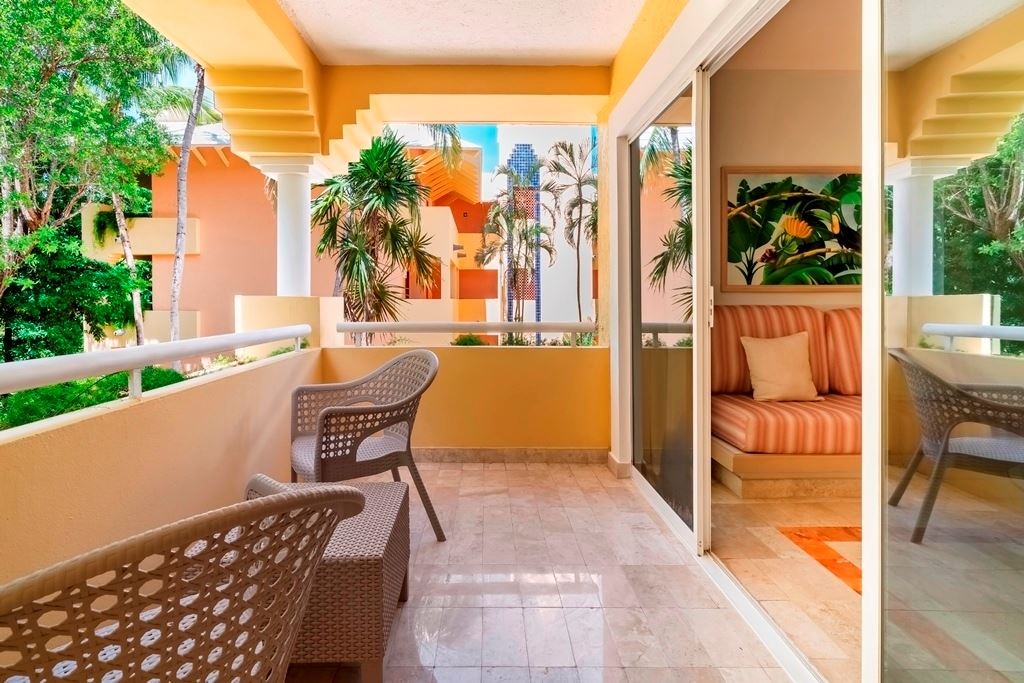 rooms-junior-suite-near-pool