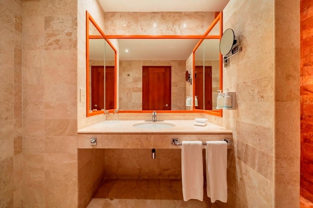 rooms-junior-suite-near-pool