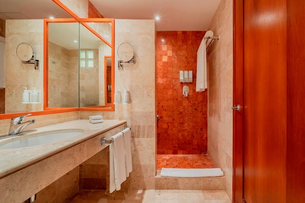 rooms-junior-suite-near-pool