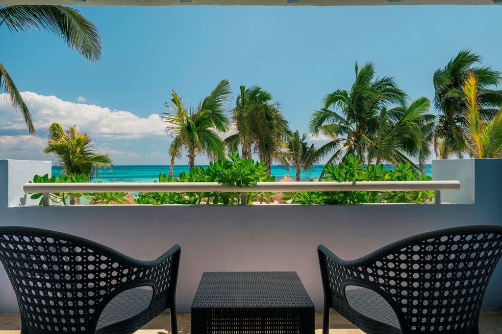 rooms-junior-suite-ocean-front