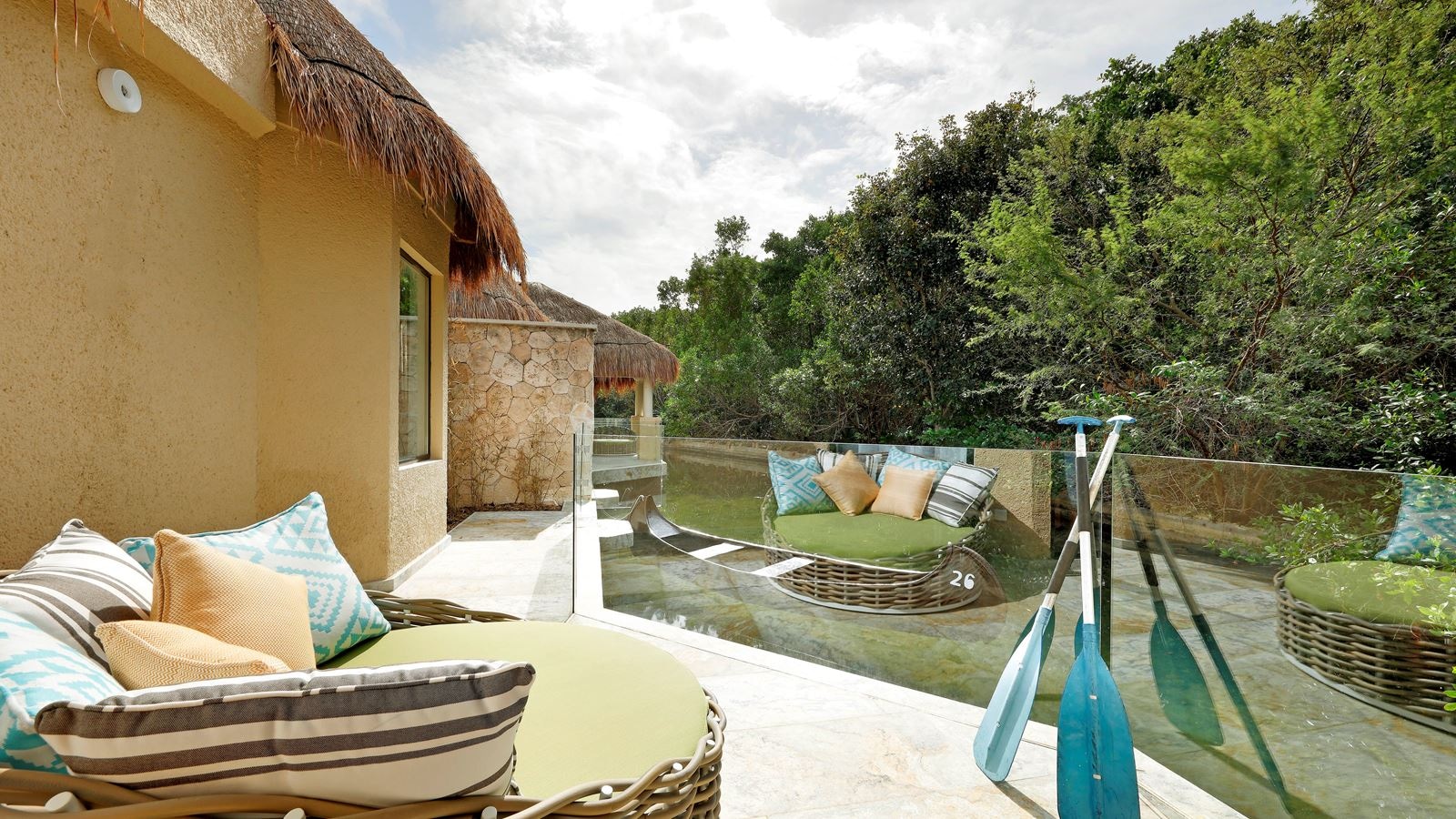 rooms-romance-bungalow-by-the-lake