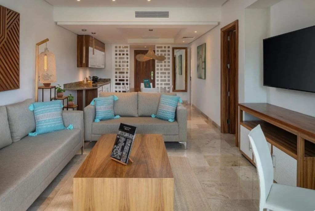 rooms-the-reserve-master-suite-swim-up