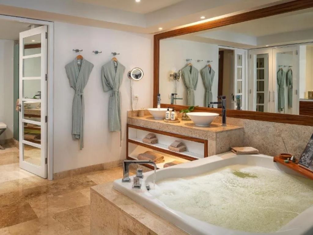 rooms-the-reserve-master-suite-nature-view