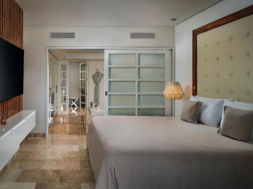 rooms-the-reserve-master-suite-nature-view