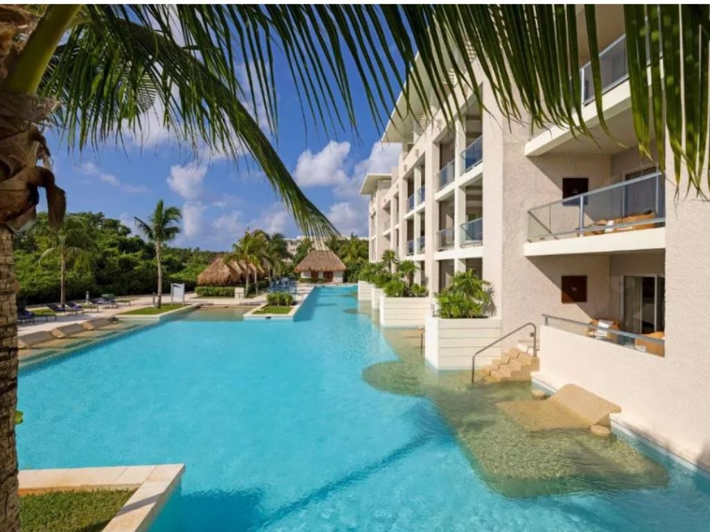 rooms-the-reserve-suite-swim-up