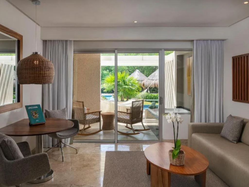 rooms-the-reserve-junior-suite-swim-up