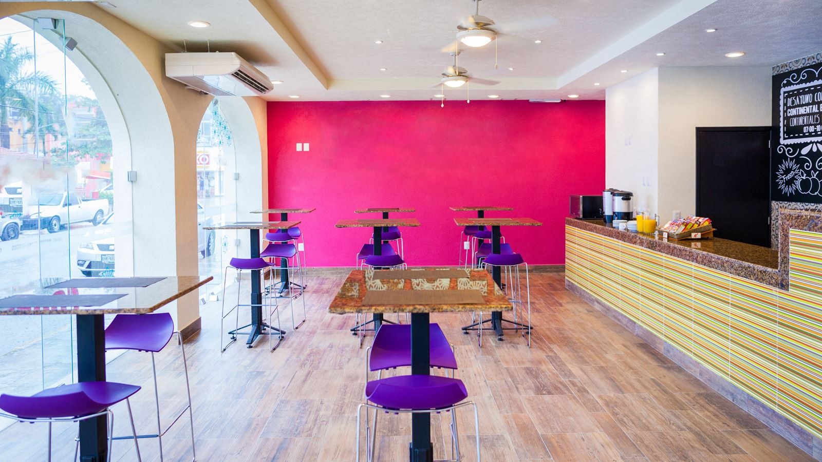 restaurants-legends-sports-bar-and-grill