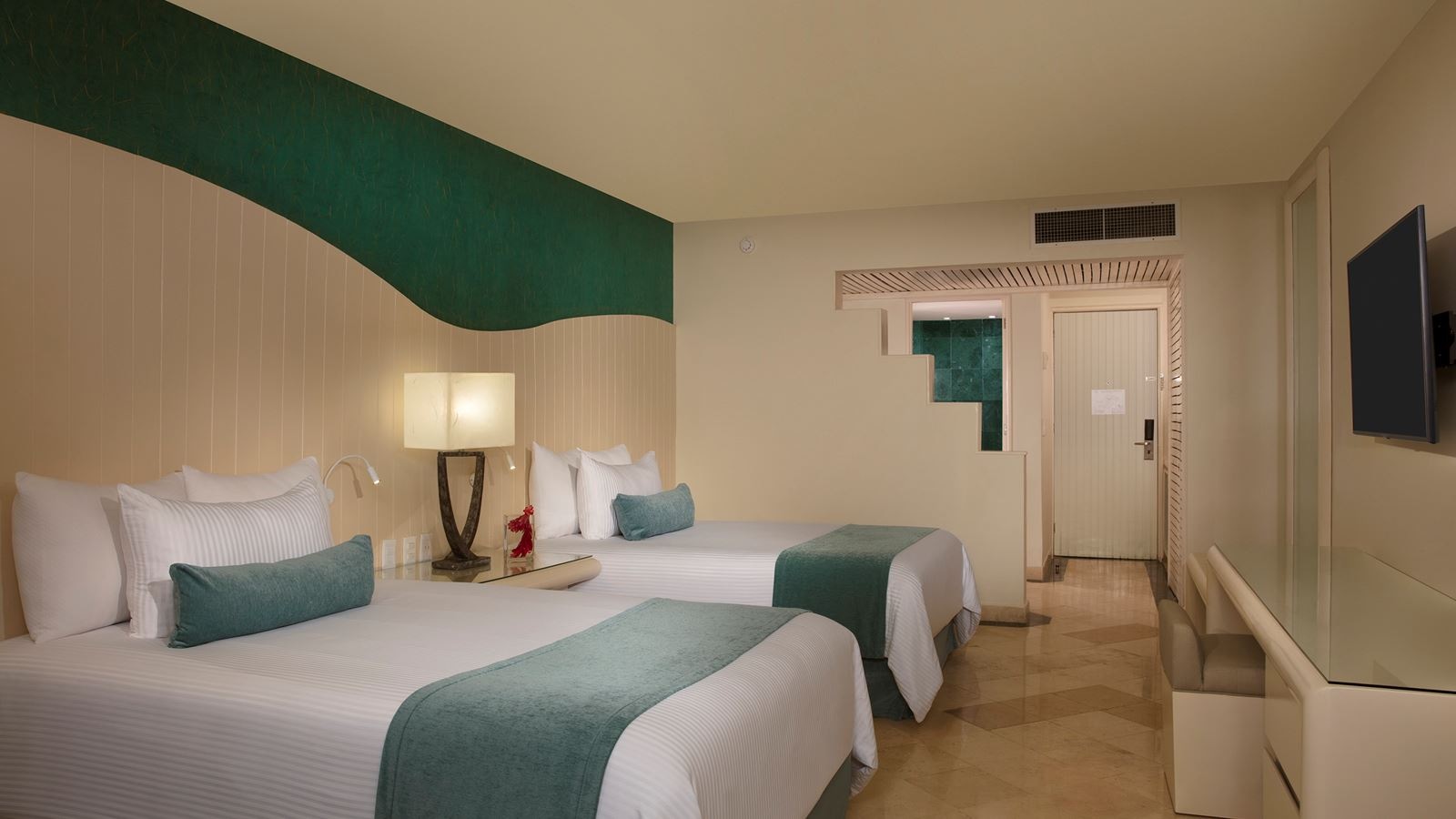 rooms-deluxe-garden-view-with-patio