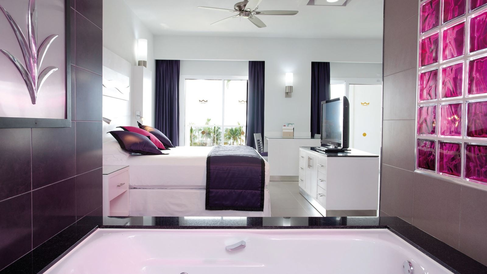 rooms-villa-suite-jacuzzi