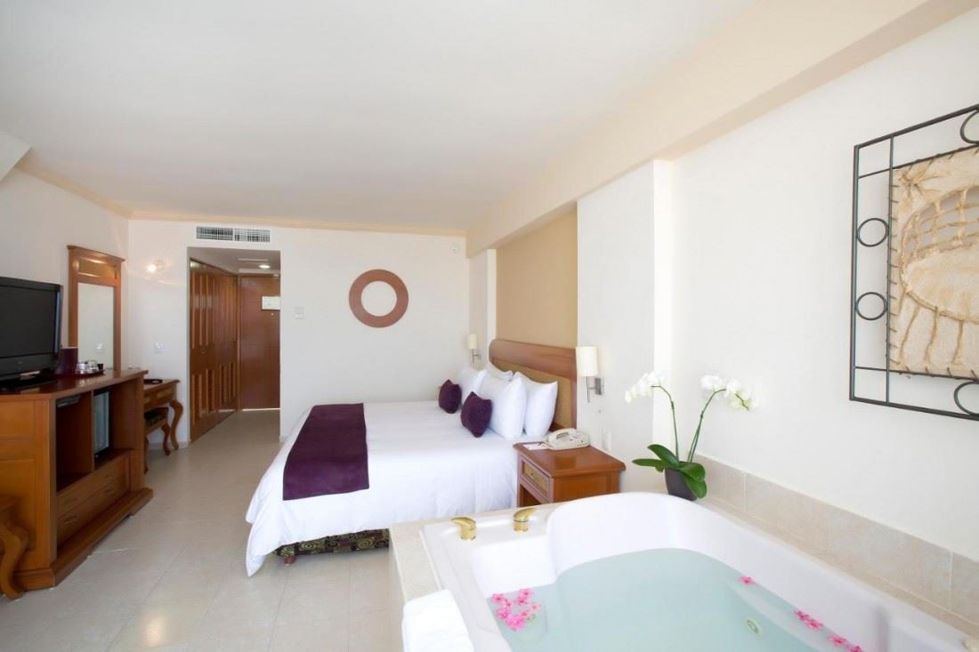 rooms-club-room-ocean-view