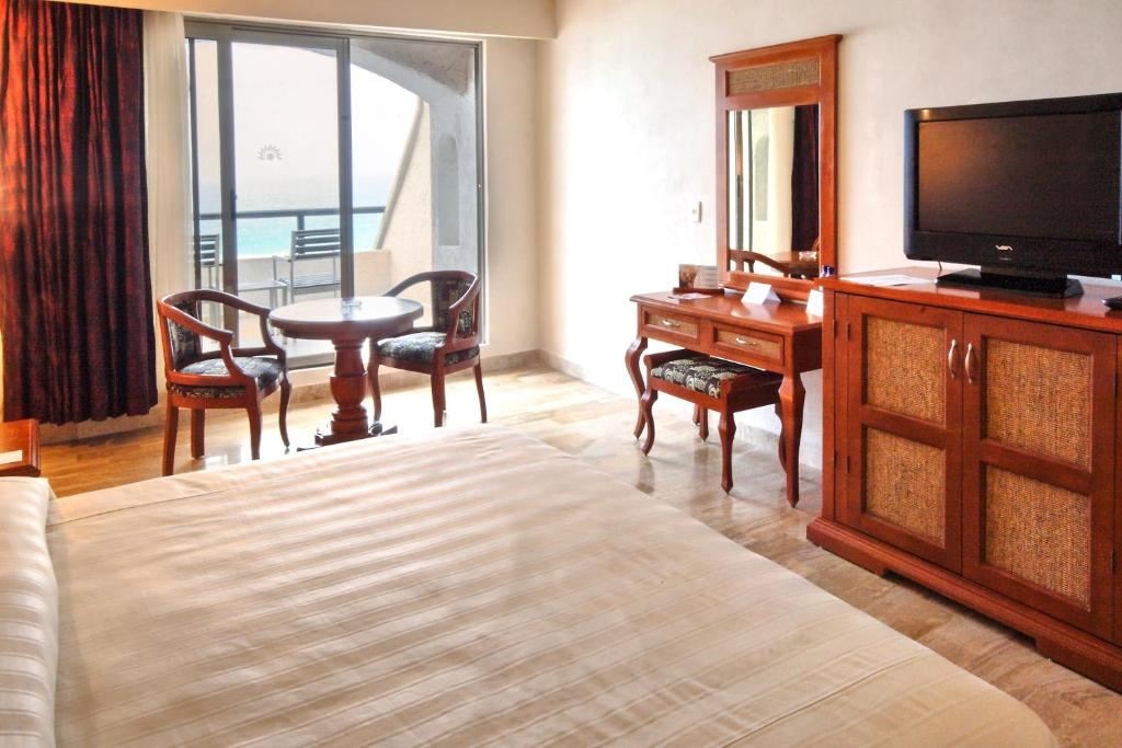 rooms-deluxe-room-ocean-view